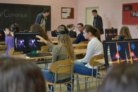 vr1_579x386