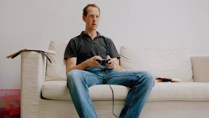 guyoncouch_690x389