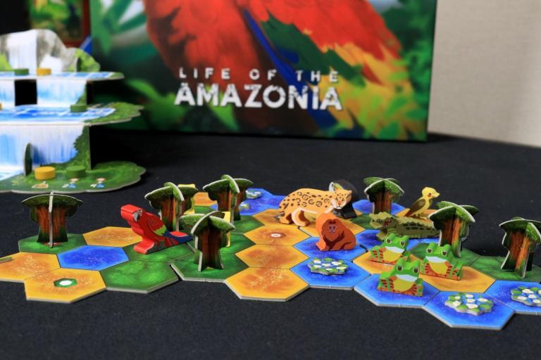 Unboxing Life of the Amazonia - GamesReviews.com